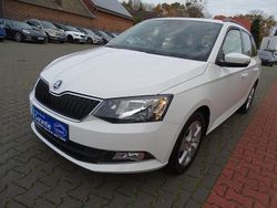 Weiß Gebraucht 2016 Skoda Fabia Ambition Kombi | 7.980 € (Fairer Preis)