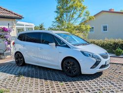 Weiß Gebraucht 2015 Opel Zafira OPC Van / Kleinbus | 11.000 € (Etwas zu teuer)