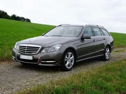 Braun Gebraucht 2010 Mercedes E350 Avantgarde Kombi | 7.700 € (Guter Preis)