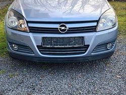 Silber Gebraucht 2004 Opel Astra Limousine | 2.160 € (Fairer Preis)