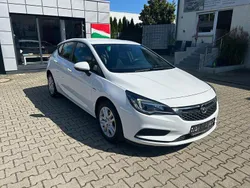 Weiß Gebraucht 2016 Opel Astra Edition Limousine | 8.400 € (Fairer Preis)