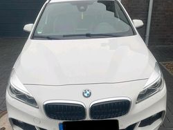 Weiß Gebraucht 2016 BMW 220 M Sport Van / Kleinbus | 14.900 € (Fairer Preis)