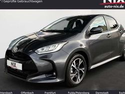 Grau Gebraucht 2025 Toyota Yaris Hybrid Limousine | 26.686 € (Etwas zu teuer)
