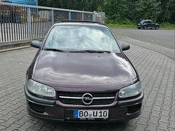 Rot Gebraucht 1994 Opel Omega Limousine | 1.399 €