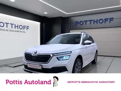 Weiss Gebraucht 2023 Skoda Kamiq Tour SUV | 22.377 € (Fairer Preis)