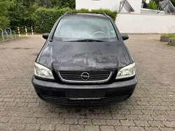 Schwarz Gebraucht 2003 Opel Zafira Van / Kleinbus | 2.000 € (Fairer Preis)