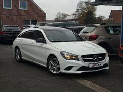 Weiß Gebraucht 2015 Mercedes CLA200 Shooting Brake Kombi | 10.750 € (Guter Preis)