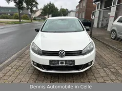 Weiß Gebraucht 2011 VW Golf VI Style Limousine | 6.990 € (Etwas zu teuer)