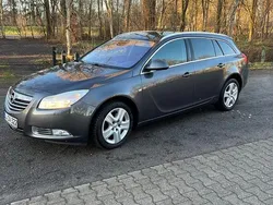 Grau Gebraucht 2011 Opel Insignia Design Edition Kombi | 3.100 € (Etwas zu teuer)