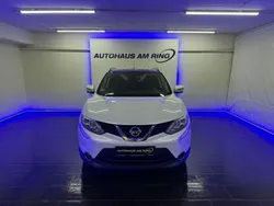 Weiß Gebraucht 2015 Nissan Qashqai 360º SUV | 11.999 € (Fairer Preis)