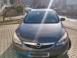 Grau Gebraucht 2012 Opel Astra Kleinwagen | 3.350 € (Guter Preis)