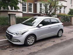 Gebraucht 2015 Hyundai i20 Classic Limousine | 7.950 € (Etwas zu teuer)