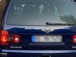 Blau Gebraucht 2010 VW Sharan Van / Kleinbus | 2.600 €