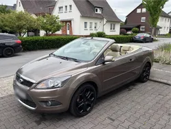 Braun Gebraucht 2010 Ford Focus Cabriolet Cabrio | 3.999 € (Fairer Preis)