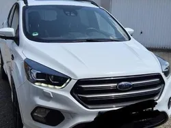 Weiß Gebraucht 2018 Ford Kuga ST-Line SUV | 15.500 € (Etwas zu teuer)