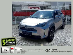 Silver metallic Gebraucht 2023 Toyota Yaris Cross Team SUV | 24.490 € (Guter Preis)