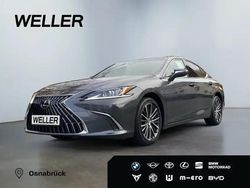 Obsidiangrau metallic Gebraucht 2024 Lexus ES300 Limousine | 41.990 €