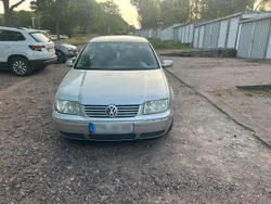 Silber Gebraucht 2004 VW Bora Limousine | 2.000 € (Fairer Preis)