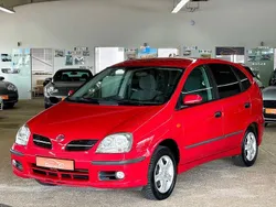 Rot Gebraucht 2005 Nissan Almera Tino Acenta+ Van / Kleinbus | 3.990 € (Teuer)