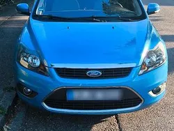 Blau Gebraucht 2009 Ford Focus Ghia Kombi | 2.200 € (Fairer Preis)