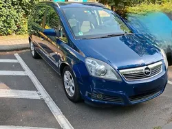 Blau Gebraucht 2006 Opel Zafira Van / Kleinbus | 2.900 € (Teuer)