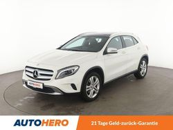 Weiß Gebraucht 2016 Mercedes GLA200 Urban SUV | 19.590 € (Fairer Preis)