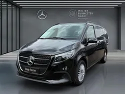 Obsidianschwarz metallic Gebraucht 2024 Mercedes V250 Style Van / Kleinbus | 62.480 € (Etwas zu teuer)