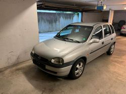 Silber Gebraucht 2000 Opel Corsa Kleinwagen | 650 € (Fairer Preis)