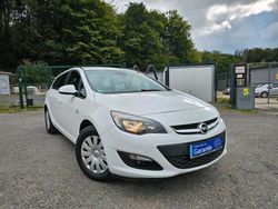 Weiß Gebraucht 2015 Opel Astra Edition Kombi | 5.450 € (Fairer Preis)