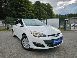 Weiß Gebraucht 2015 Opel Astra Edition Kombi | 6.900 € (Teuer)