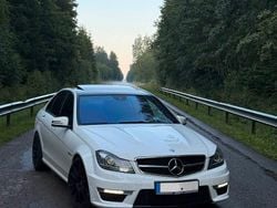 Weiß Gebraucht 2013 Mercedes C63 AMG AMG Limousine | 24.500 € (Guter Preis)