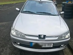Grau Gebraucht 2000 Peugeot 306 Kleinwagen | 1.000 €