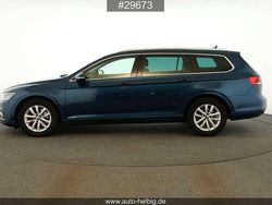 Blau Gebraucht 2023 VW Passat Business Kombi | 23.990 € (Guter Preis)