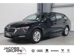 Schwarz Gebraucht 2023 Skoda Octavia Ambition Kombi | 20.985 € (Guter Preis)