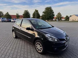 Schwarz Gebraucht 2006 Renault Clio II Limousine | 1.590 € (Fairer Preis)