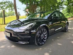 Solid black Gebraucht 2023 Tesla Model 3 Performance Limousine | 37.998 € (Fairer Preis)