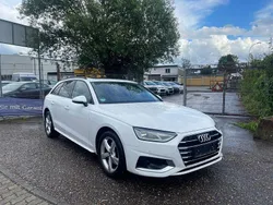 Weiß Gebraucht 2021 Audi A4 Advanced Kombi | 19.900 € (Guter Preis)