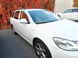 Weiß Gebraucht 2013 Skoda Octavia Ambition Kombi | 4.900 € (Superpreis)