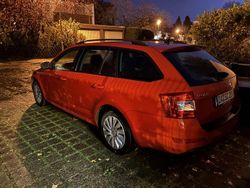 Rot Gebraucht 2016 Skoda Octavia Ambition Kombi | 10.200 € (Fairer Preis)