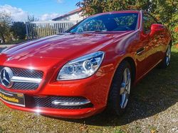Rot Gebraucht 2014 Mercedes SLK200 Cabrio | 20.600 €