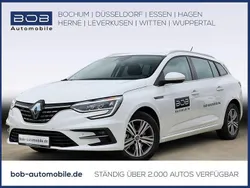 Weiß Gebraucht 2023 Renault Mégane IV Equilibre Limousine | 22.999 € (Etwas zu teuer)