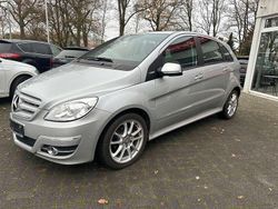 Polarsilber metalliclack Gebraucht 2011 Mercedes 180 Classic Limousine | 8.990 € (Fairer Preis)