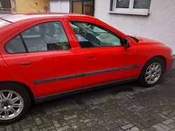 Rot Gebraucht 2002 Volvo S60 Limousine | 2.650 € (Fairer Preis)