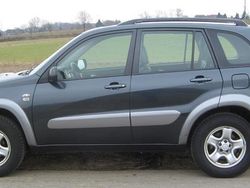 Grau metallic Gebraucht 2005 Toyota RAV4 SUV | 9.980 €