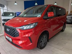 Rot Gebraucht 2024 Ford Tourneo Custom Van / Kleinbus | 45.990 € (Teuer)