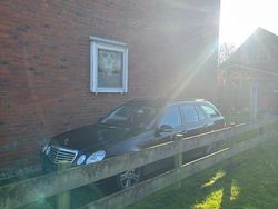 Schwarz Gebraucht 2009 Mercedes E320 Avantgarde Limousine | 4.000 € (Superpreis)