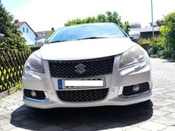 Weiß Gebraucht 2011 Suzuki Kizashi Sport Limousine | 8.250 € (Fairer Preis)