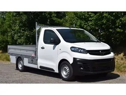 Casablancaweiß Gebraucht 2023 Opel Vivaro-e Combi Van | 42.245 €