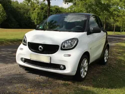 Weiß Gebraucht 2017 Smart ForTwo Coupé Kleinwagen | 11.800 € (Guter Preis)