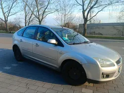 Grau Gebraucht 2005 Ford Focus Limousine | 1.530 € (Guter Preis)